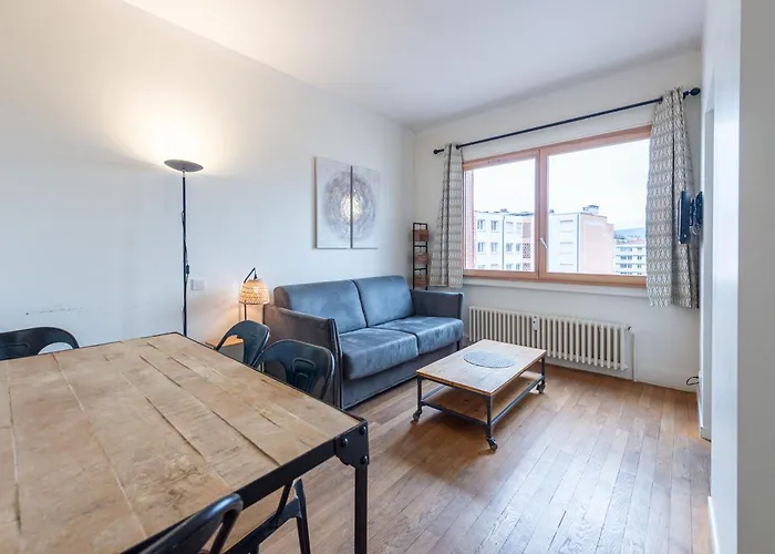 Pretty 2 Rooms In The City Center